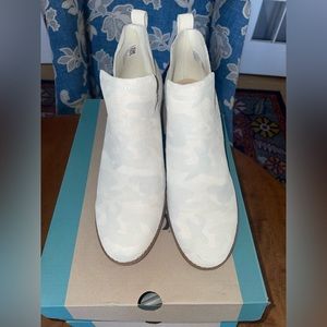 Brand new, never worn TOMS Kallie Wedge Bootie